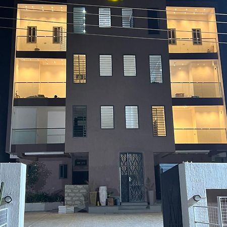 Fowaa Lux Bed & Breakfast Tema Luaran gambar