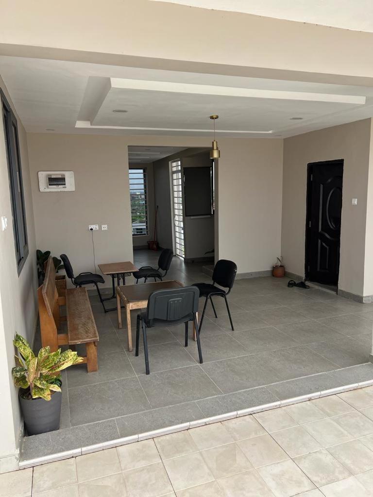 Fowaa Lux Bed & Breakfast Tema Luaran gambar